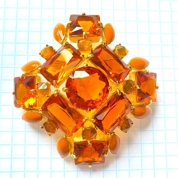 Joan Rivers Jewelry - Vintage QVC Joan Rivers Classics Collection Return to Splendor Pin